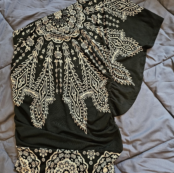 Moa Moa one shoulder black and white top - Picture 1 of 2